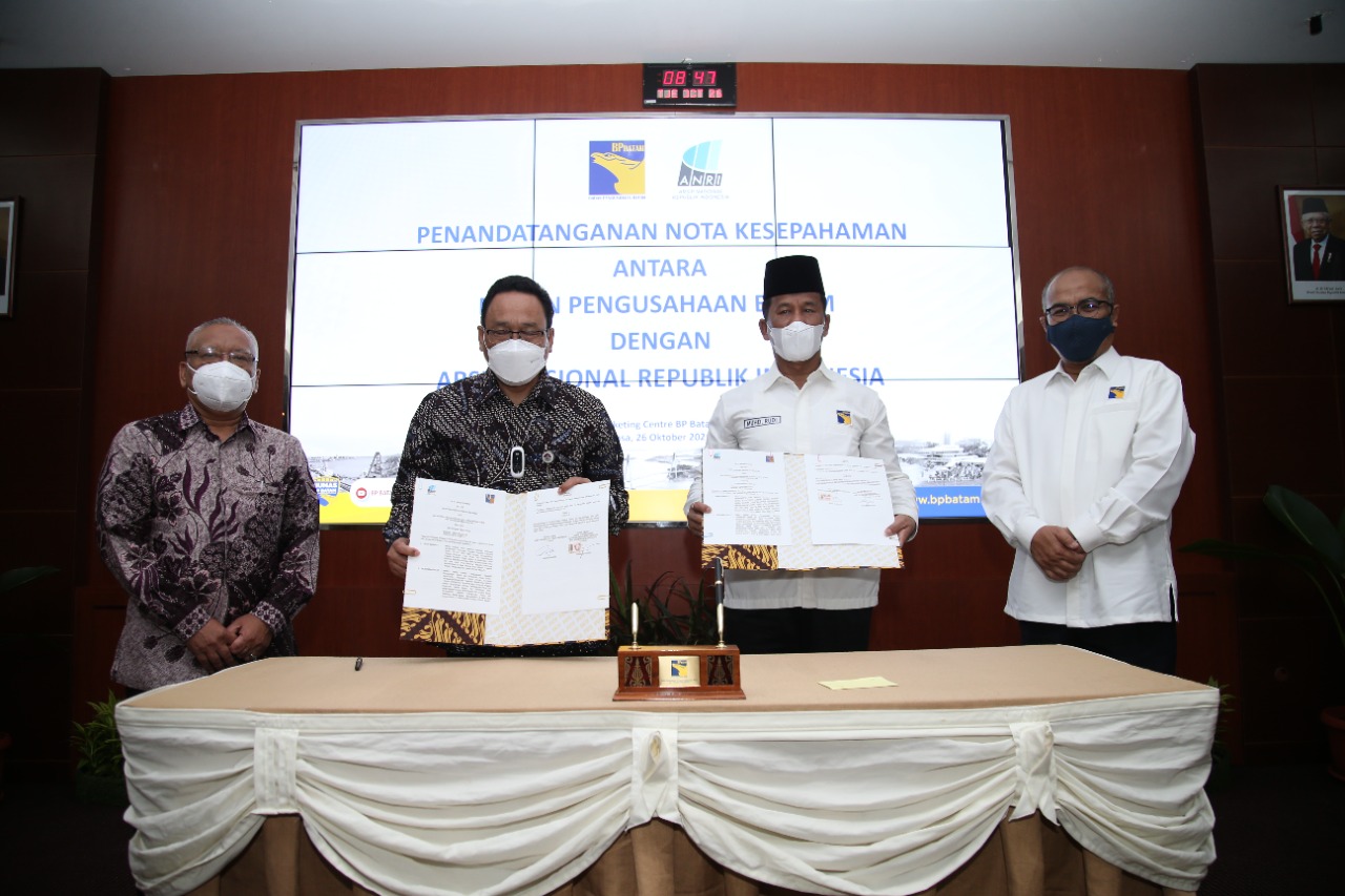 Hari Bakti 50 Tahun, BP Batam Tandatangani Kerjasama Kearsipan Bersama Arsip Nasional RI (foto : hms)