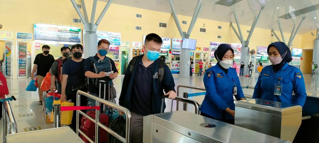 Belum Diketahui Siapa Pemiliknya, Ditpam BP Batam Temukan 15 Laptop Tak Bertuan di Pelabuhan Ferry Domestik Sekupang (foto : hms)