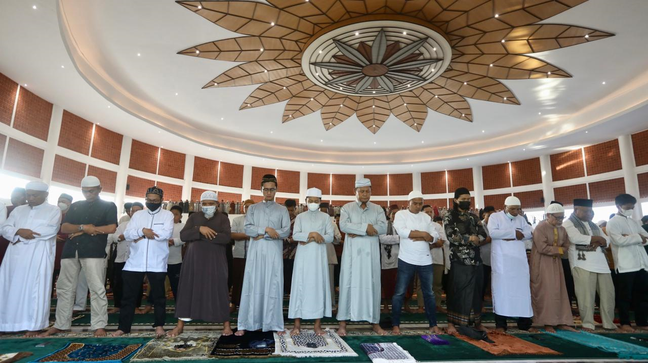 Sholat Idul Adha Perdana di Masjid Tanjak (foto : hms)