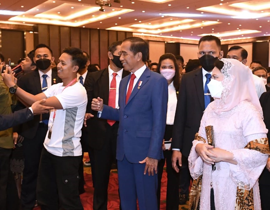 Presiden Jokowi dan Ibu Iriana Joko Widodo menghadiri Syukuran Panitia Nasional Pelaksanaan G20 Tahun 2022, yang digelar di Bali Nusa Dua Convention Center, pada Kamis (17/11/2022).(Foto: BPMI Setpres/Kris)