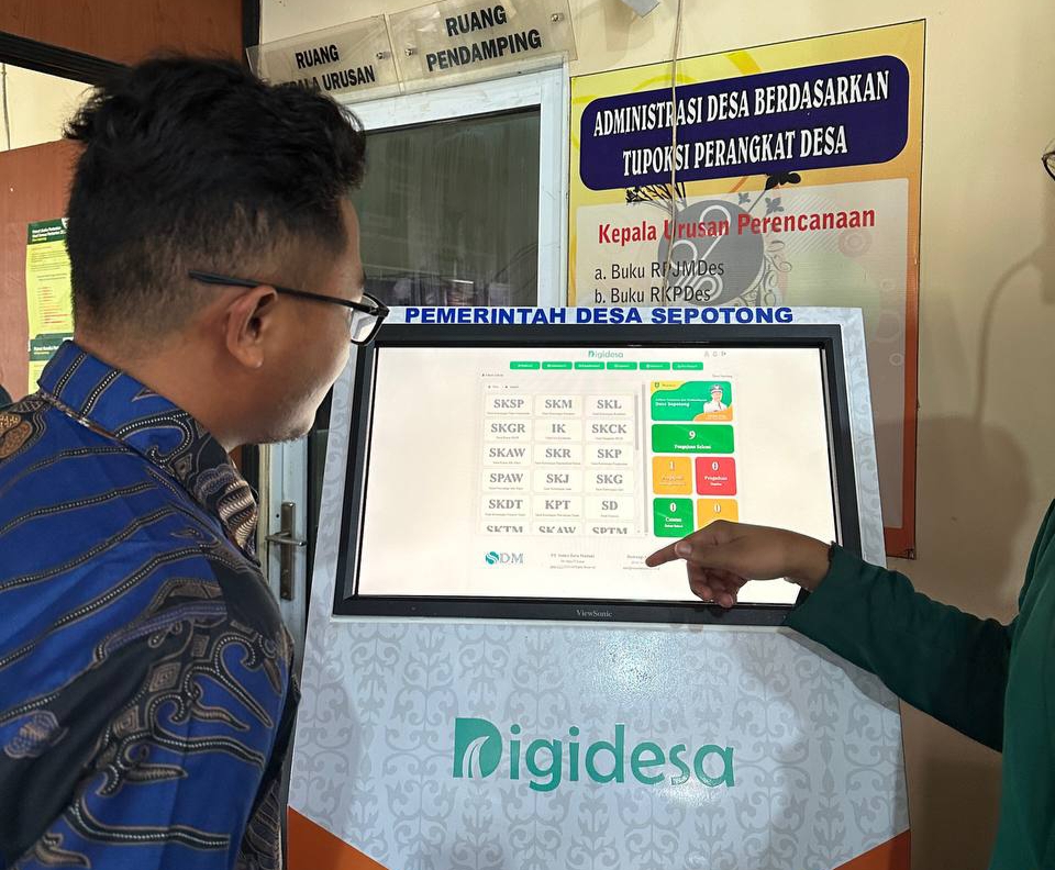 Digidesa Interface Mahasiswa KKN 60 UMRI di Sepotong Mendemonstrasikan Penggunaan Mesin ...